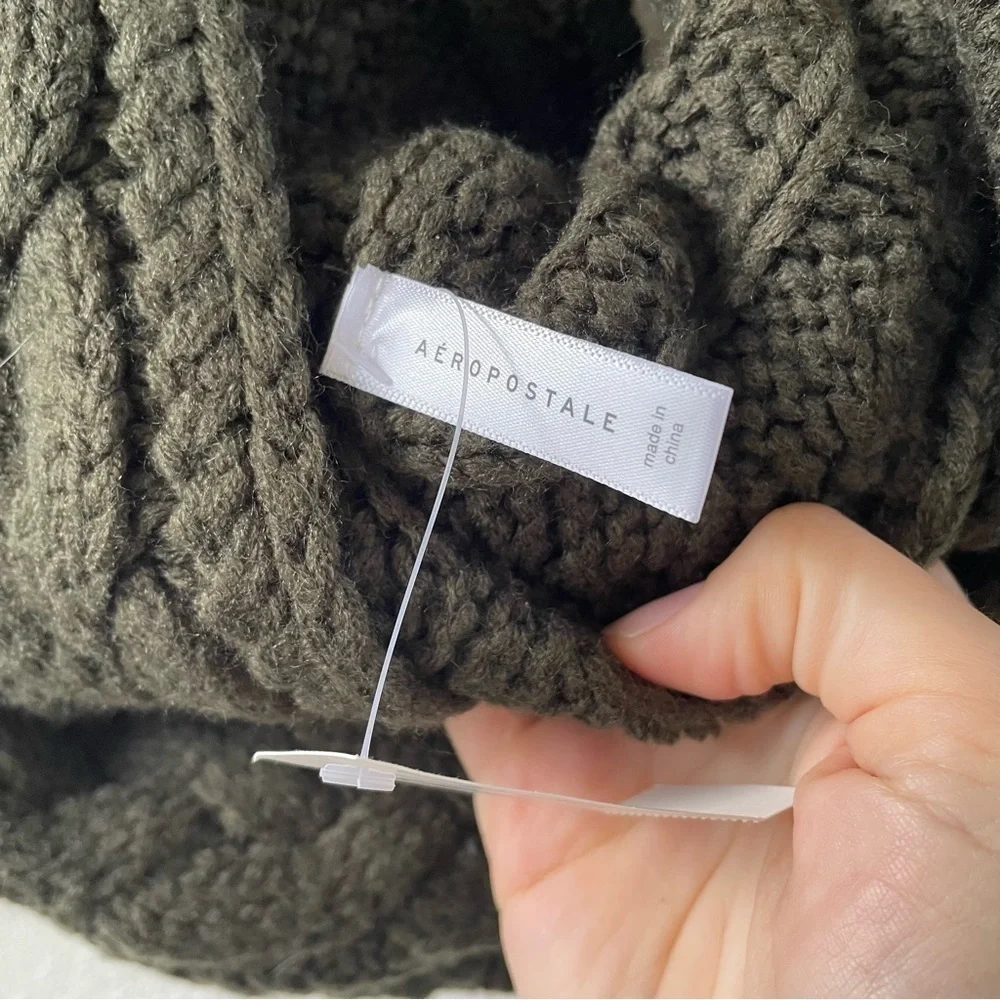 NWT! Aeropostale Forest green knit circle cozy scarf
